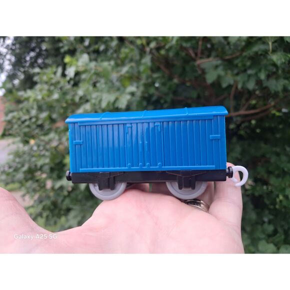 Thomas Track Master Train Car 2009 Blue Mattel Thomas and Friends Blue Fish Car - Picture 2 of 7